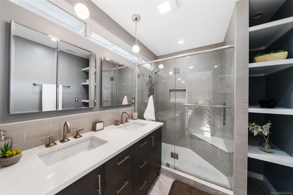 9248 Shirley Dr