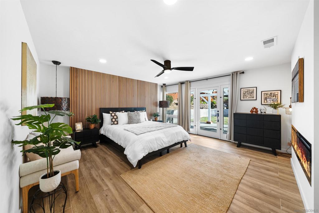 9248 Shirley Dr