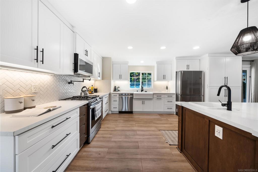 9248 Shirley Dr