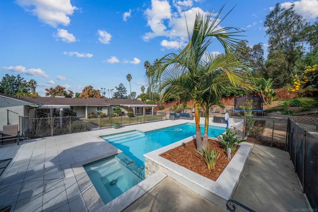 9248 Shirley Dr