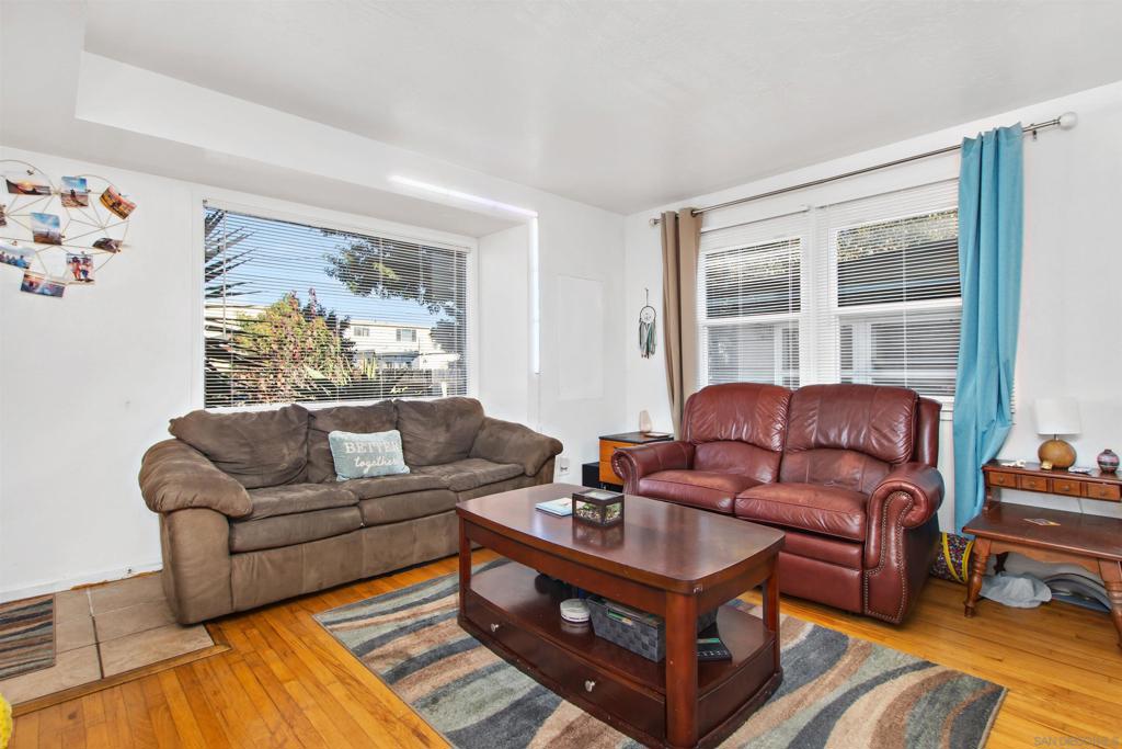 4329 31 Banning Street