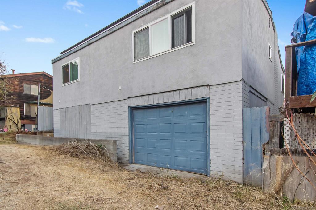 4329 31 Banning Street