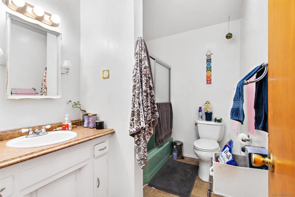 4329 31 Banning Street