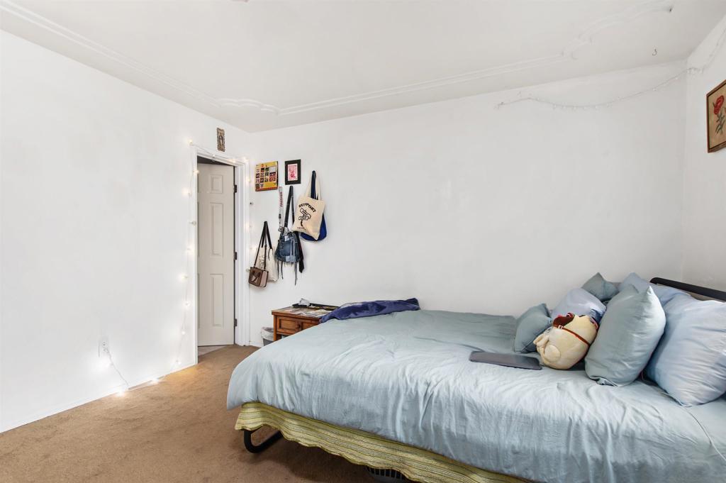 4329 31 Banning Street