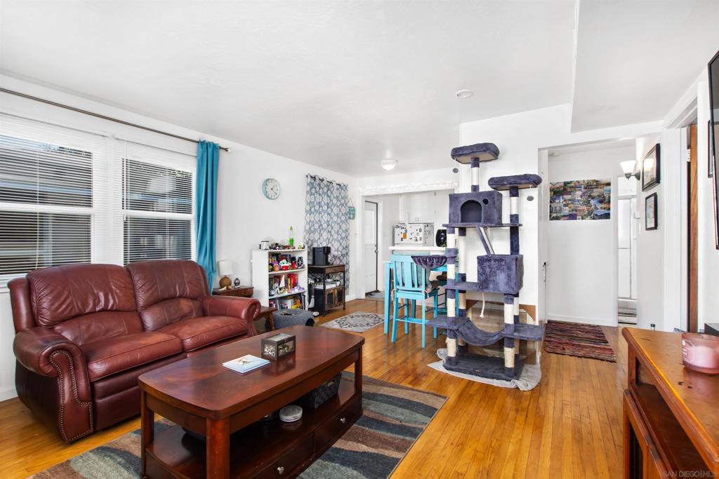 4329 31 Banning Street