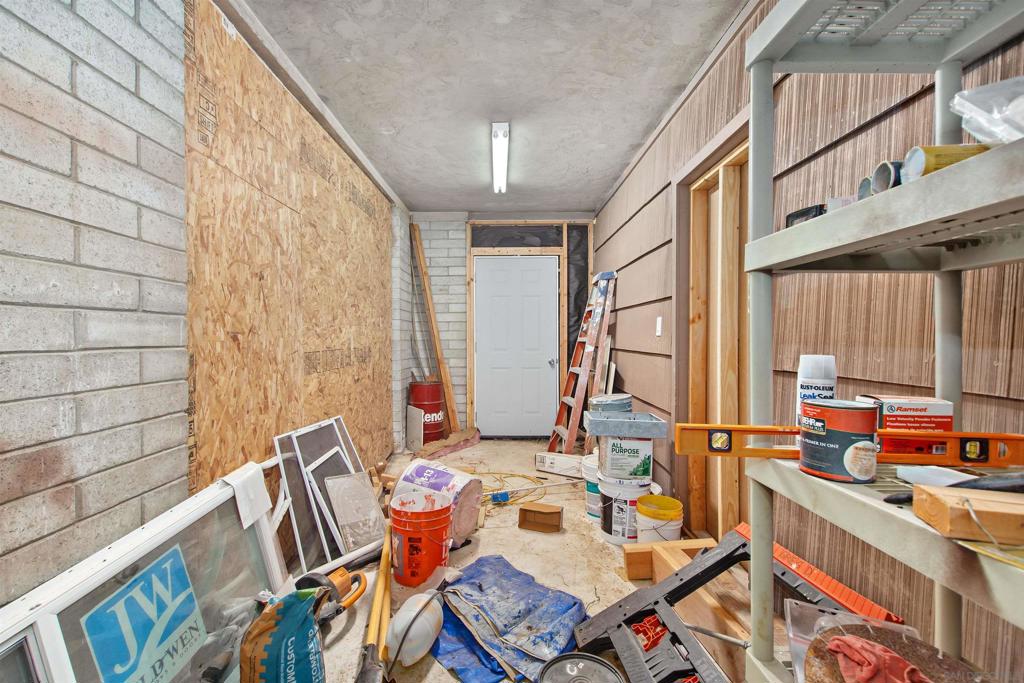 4329 31 Banning Street