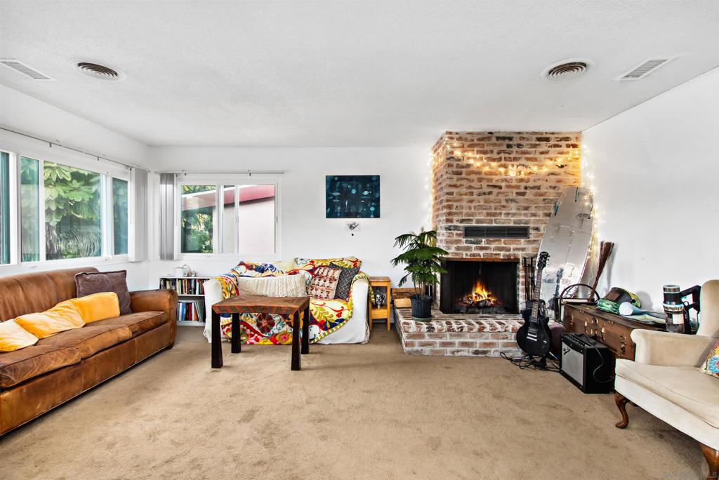 4329 31 Banning Street