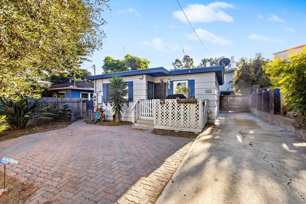 4329 31 Banning Street