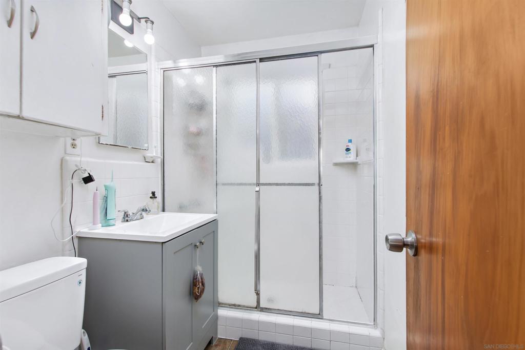 4329 31 Banning Street