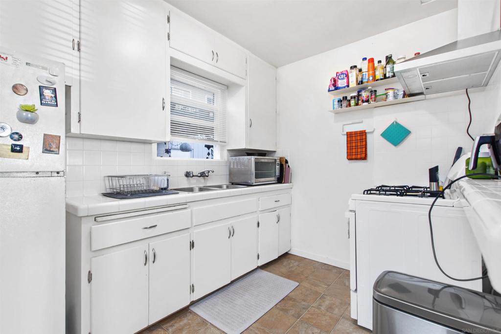 4329 31 Banning Street