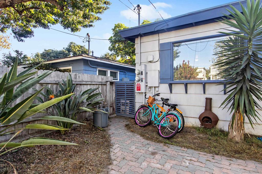 4329 31 Banning Street