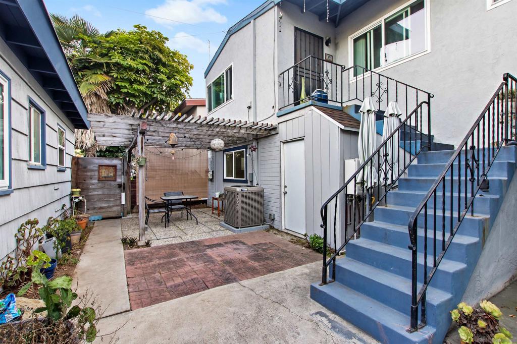 4329 31 Banning Street