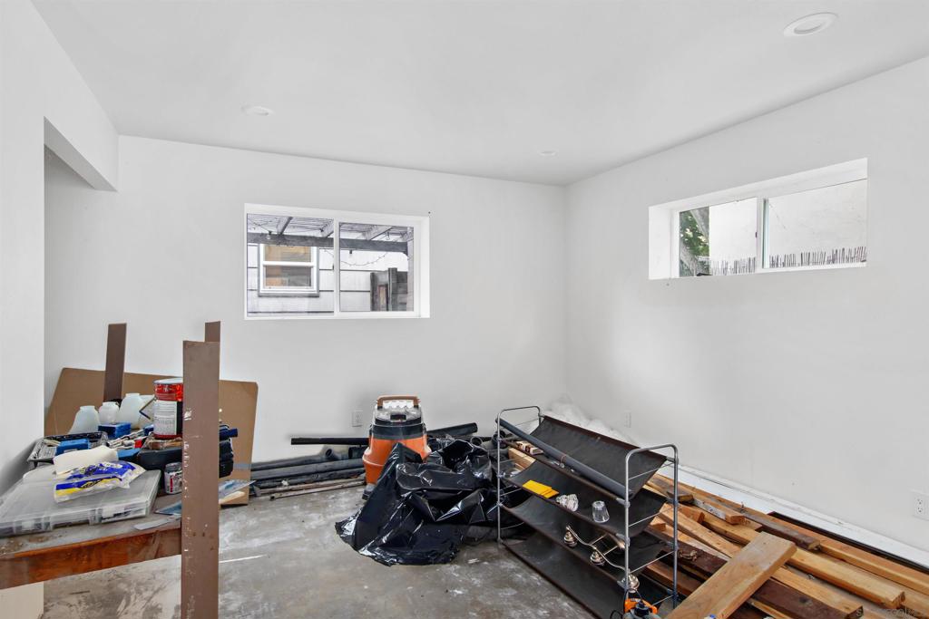 4329 31 Banning Street