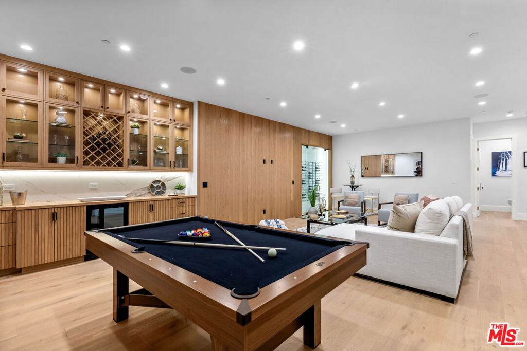 2418 S Beverly Drive