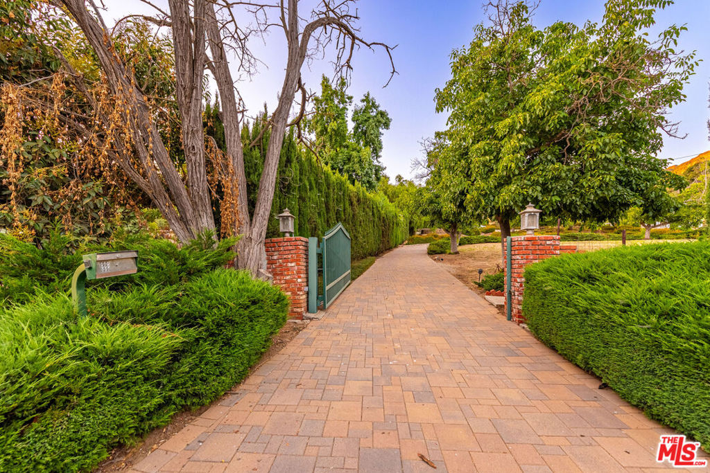 24845 Mulholland Highway