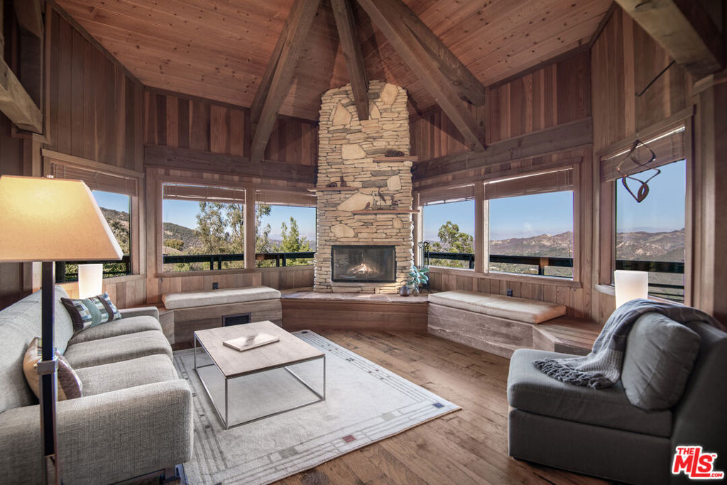 2260 Tuna Canyon Road