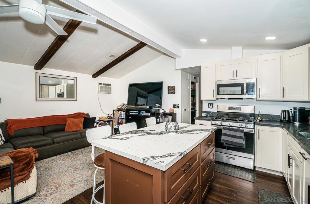 255 E Bradley Avenue 13