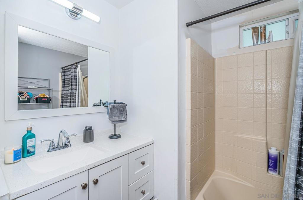 255 E Bradley Avenue 13