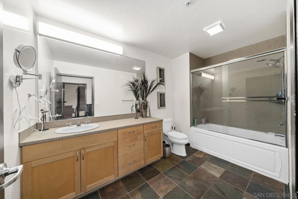 1150 J St 522