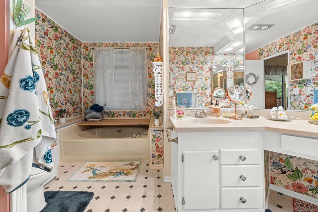 8975 Lawrence Welk Dr SPC 417