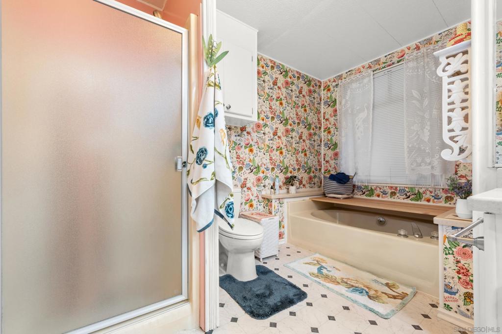 8975 Lawrence Welk Dr SPC 417