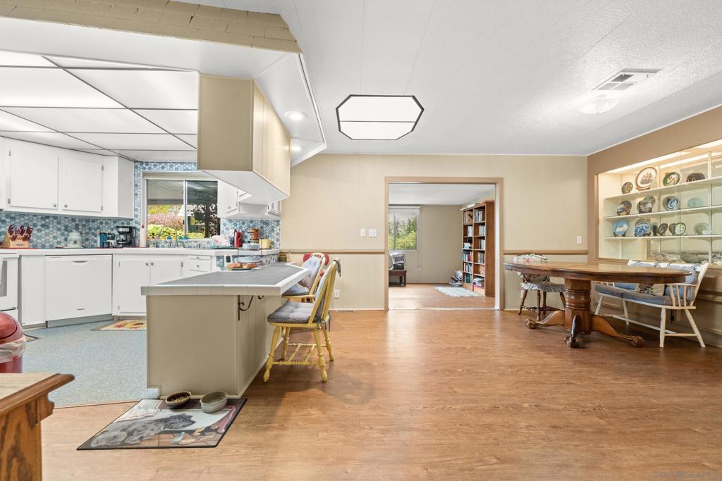 8975 Lawrence Welk Dr SPC 417