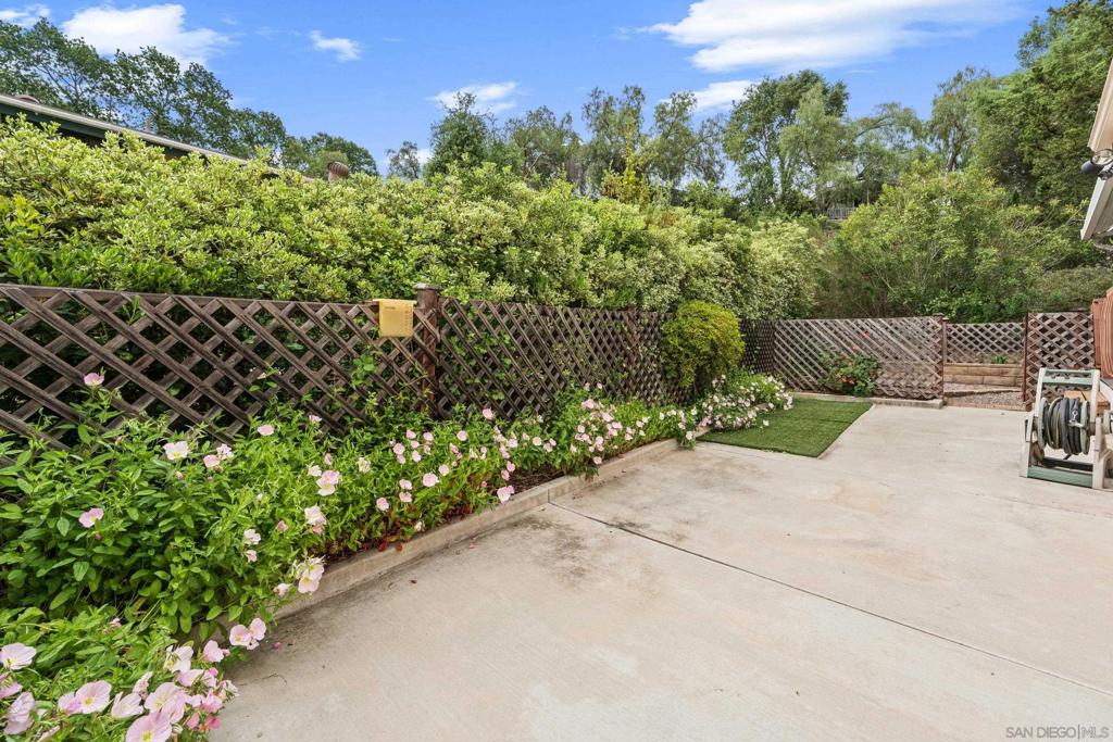 8975 Lawrence Welk Dr SPC 417