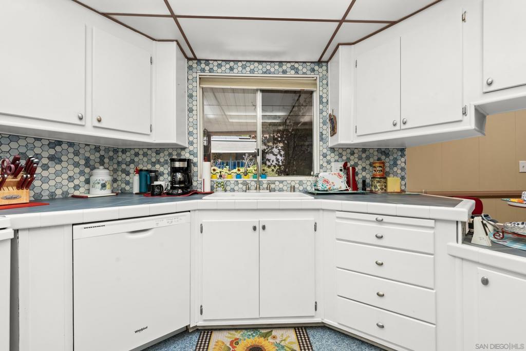 8975 Lawrence Welk Dr SPC 417