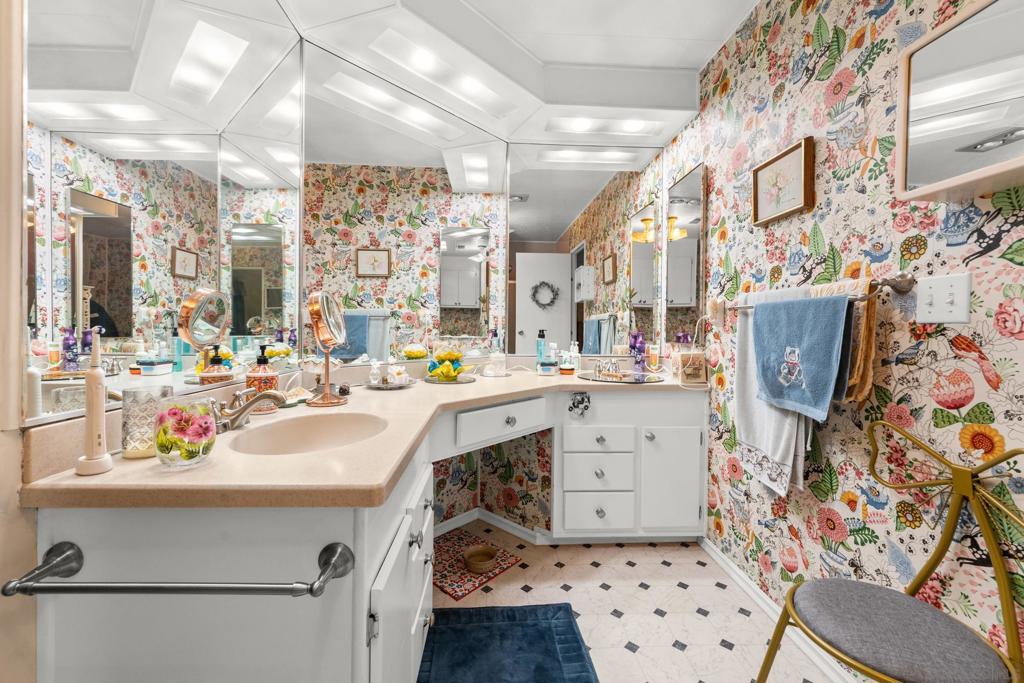 8975 Lawrence Welk Dr SPC 417