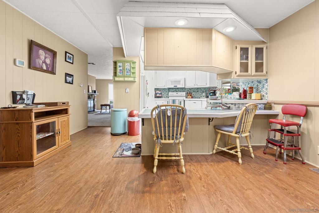 8975 Lawrence Welk Dr SPC 417