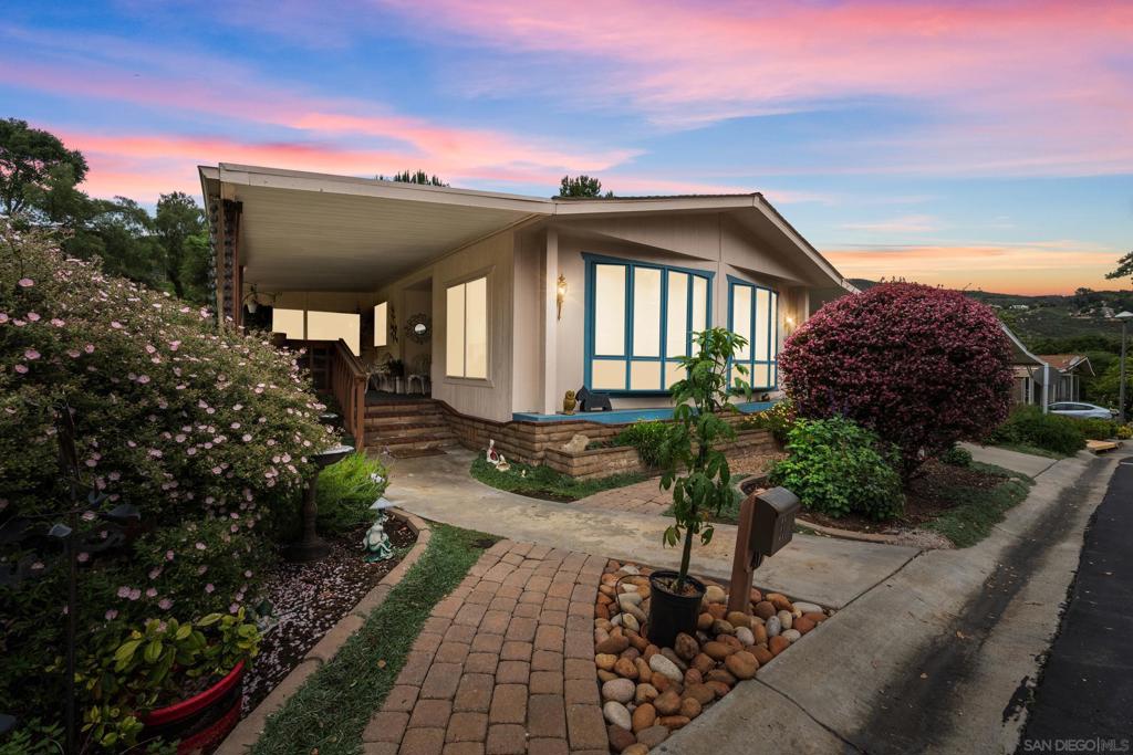 8975 Lawrence Welk Dr SPC 417