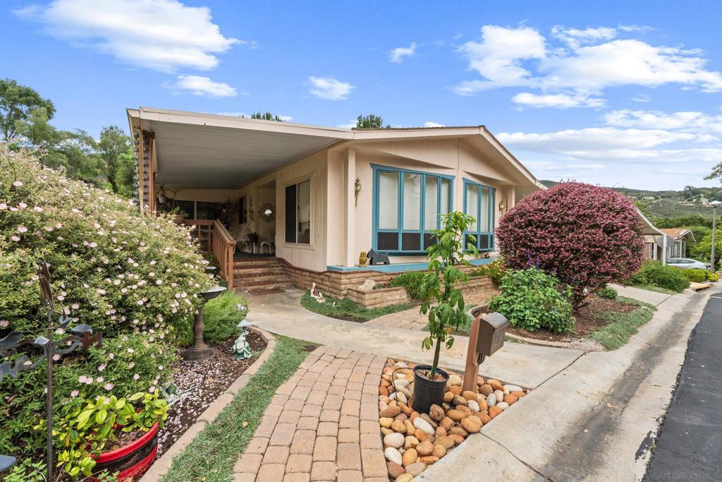 8975 Lawrence Welk Dr SPC 417
