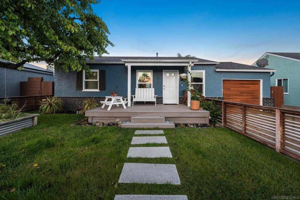 4233 E E Overlook Dr