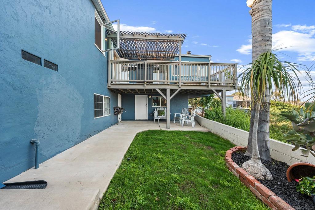 4233 E E Overlook Dr