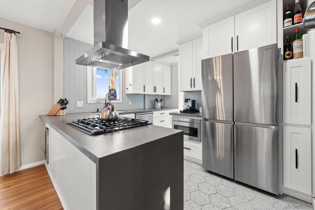 4233 E E Overlook Dr