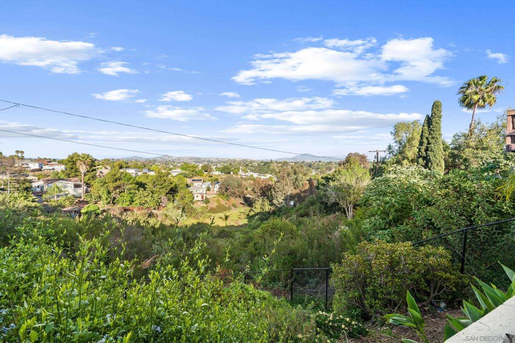 4233 E E Overlook Dr