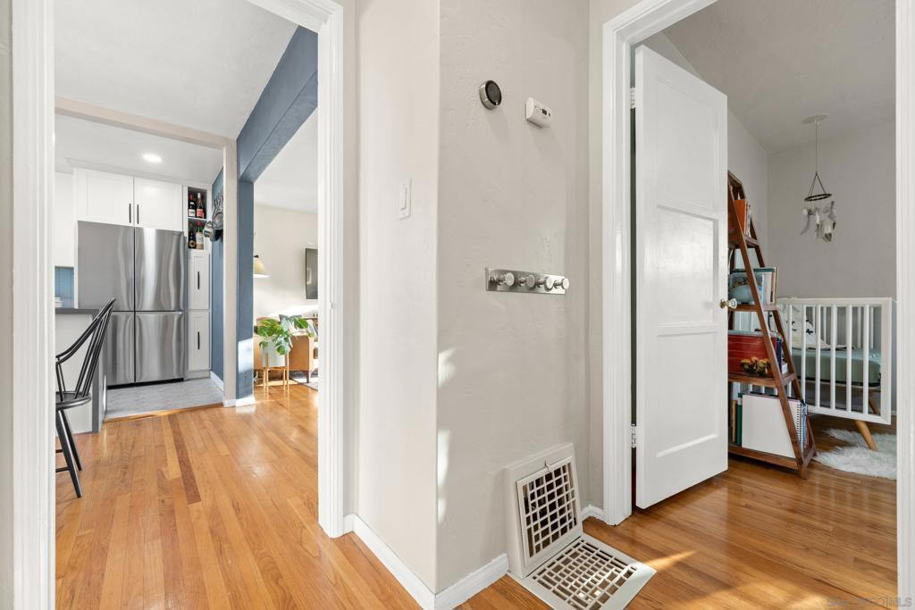 4233 E E Overlook Dr