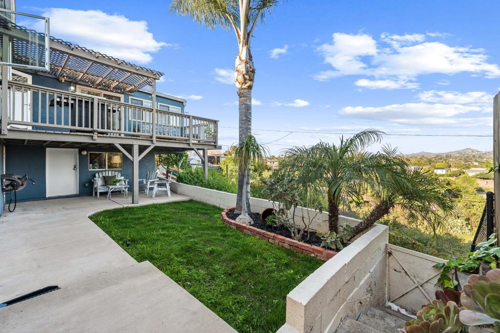 4233 E E Overlook Dr