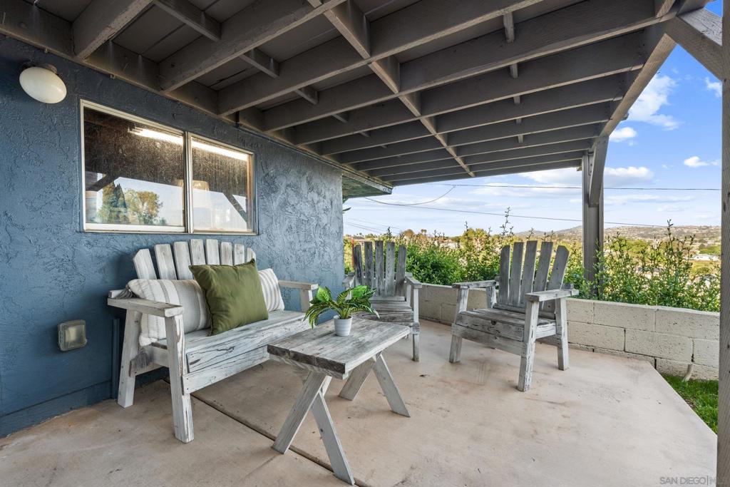 4233 E E Overlook Dr