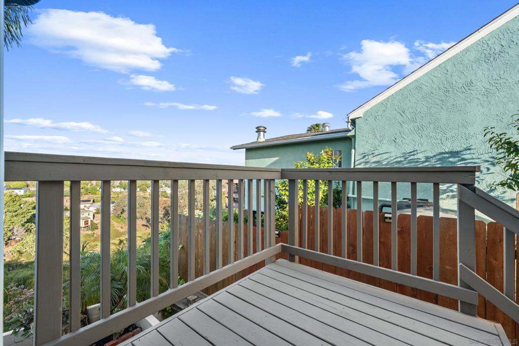 4233 E E Overlook Dr