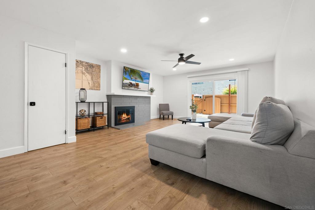 6821 Alvarado Rd 8