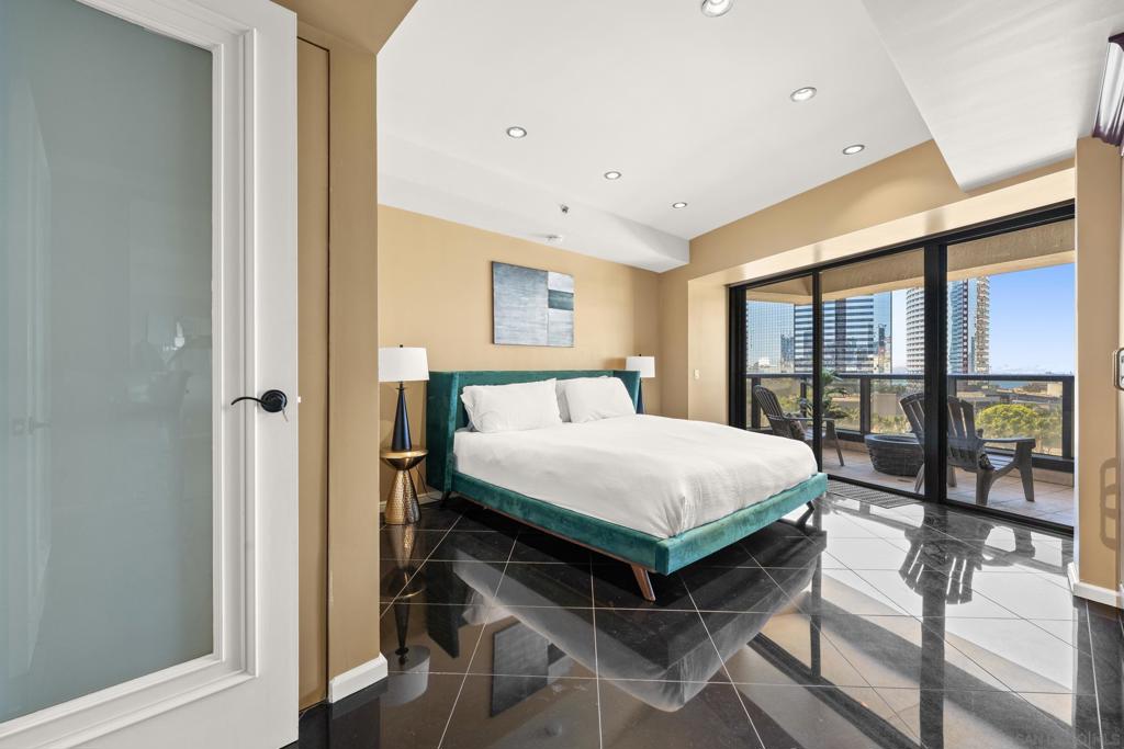 200 Harbor Dr 803