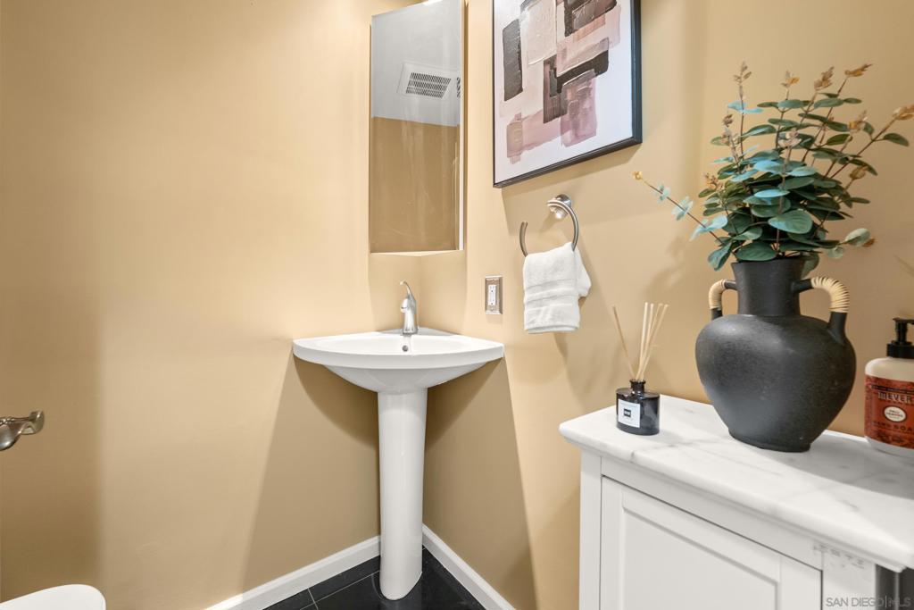 200 Harbor Dr 803