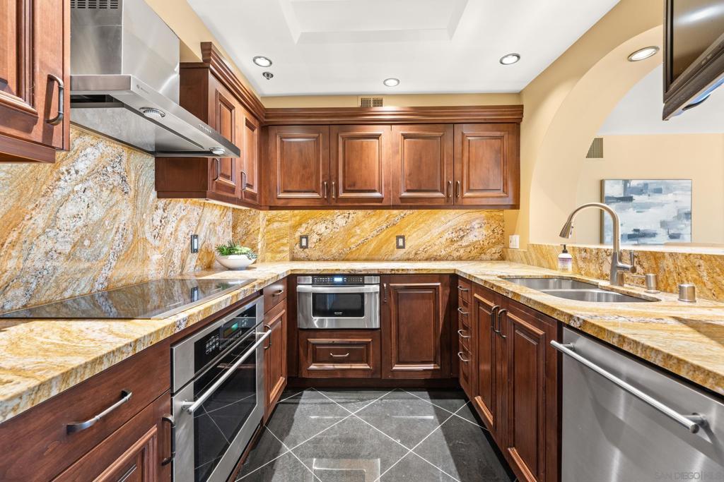 200 Harbor Dr 803