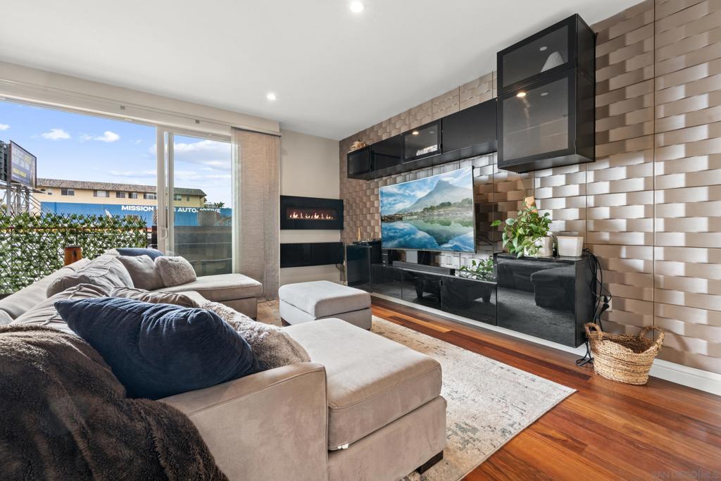 3972 Albatross St 202