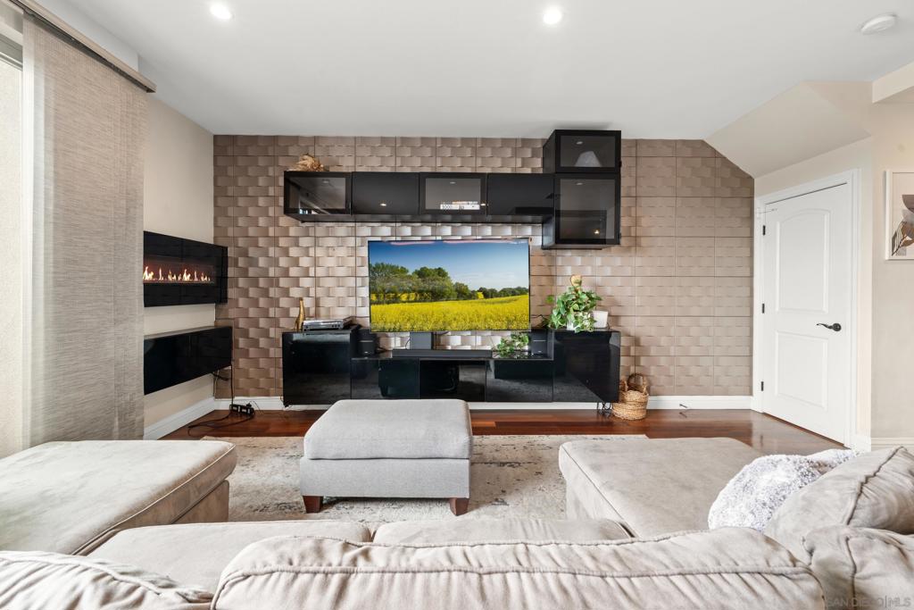 3972 Albatross St 202