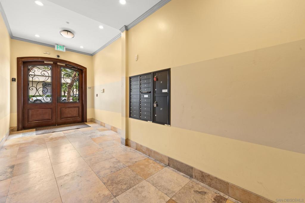 3972 Albatross St 202