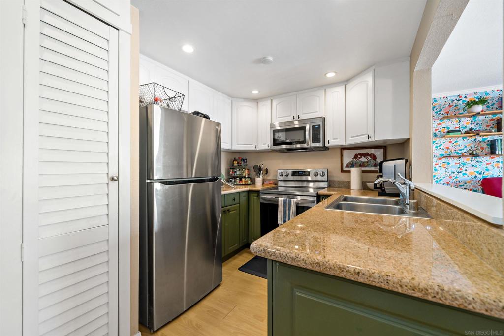 2950 Broadway 24