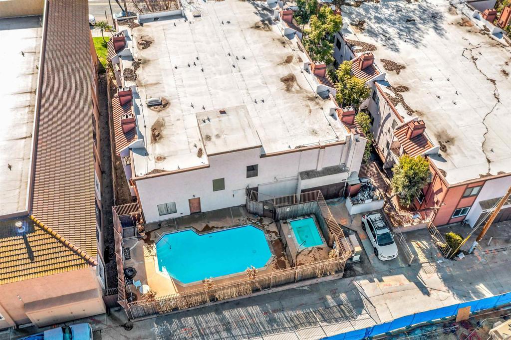 2950 Broadway 24