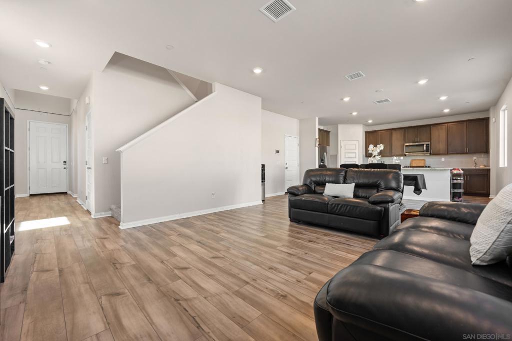 13305 Cultivate Ct